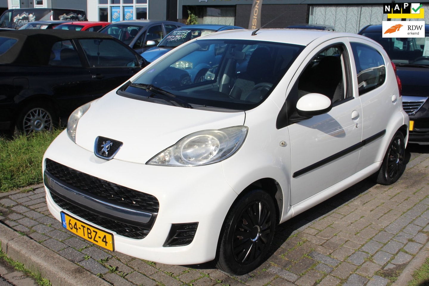 Peugeot 107 - 1.0-12V XS Airco 5-Deurs dealer onderhouden Elec pakket NAP APK - AutoWereld.nl