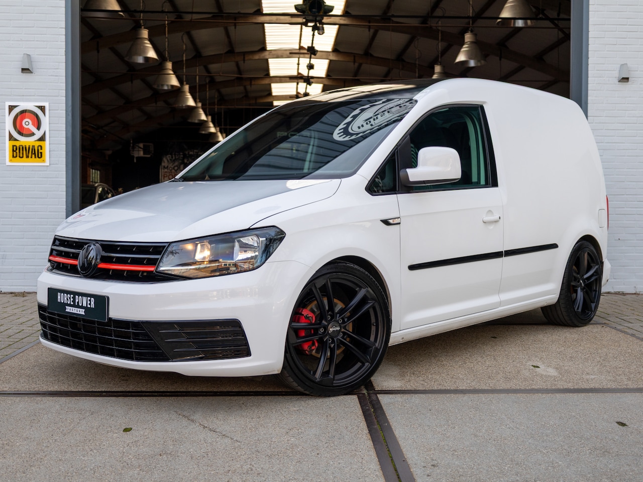 Volkswagen Caddy - 2.0 TDI L1H1 BMT Trendline *Carplay | Trekhaak | Cruise | Airco | 19" | Diamond Stitch | L - AutoWereld.nl