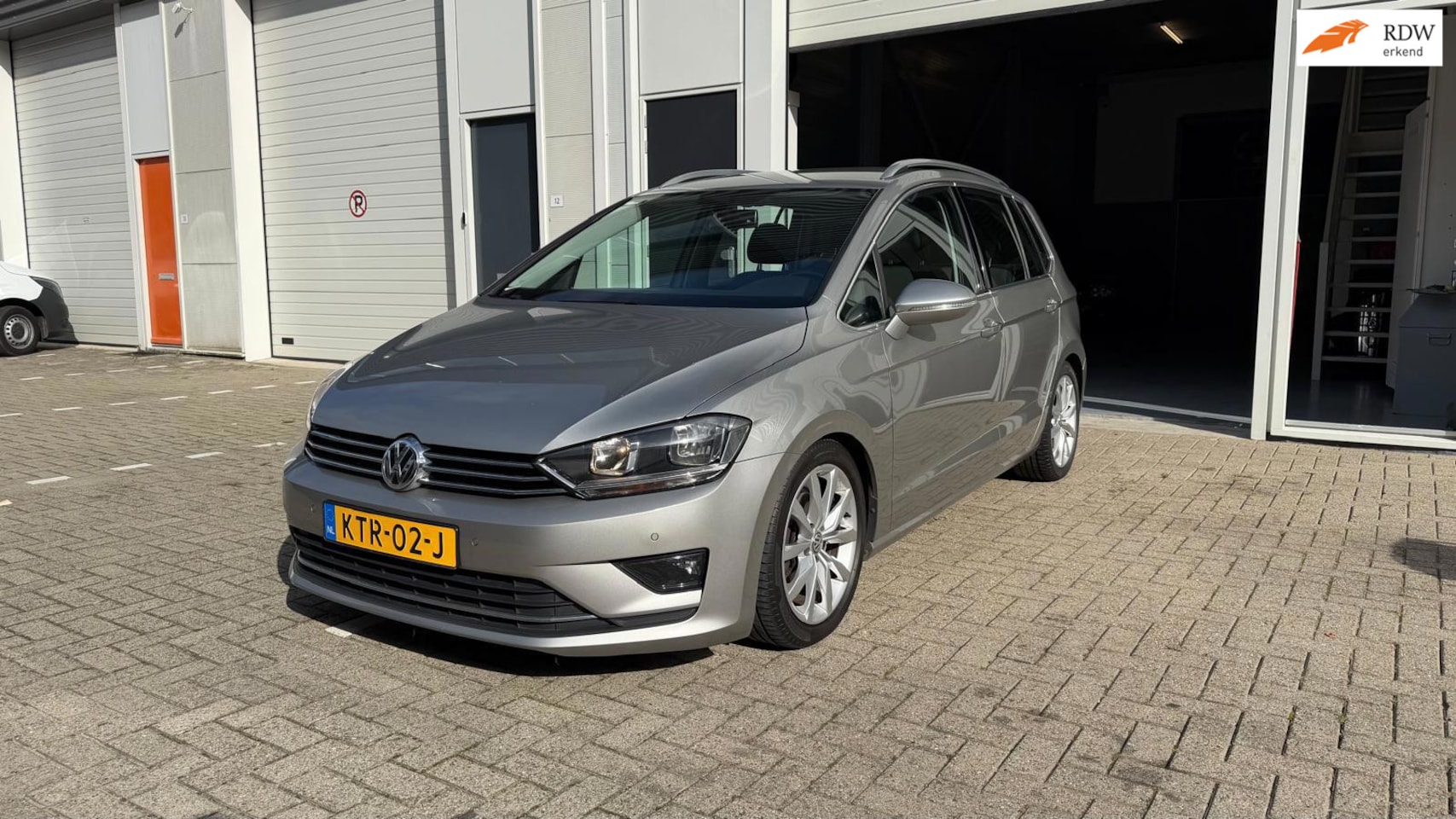 Volkswagen Golf Sportsvan - 2.0 TDI Highline DSG 2015 EURO5 - AutoWereld.nl