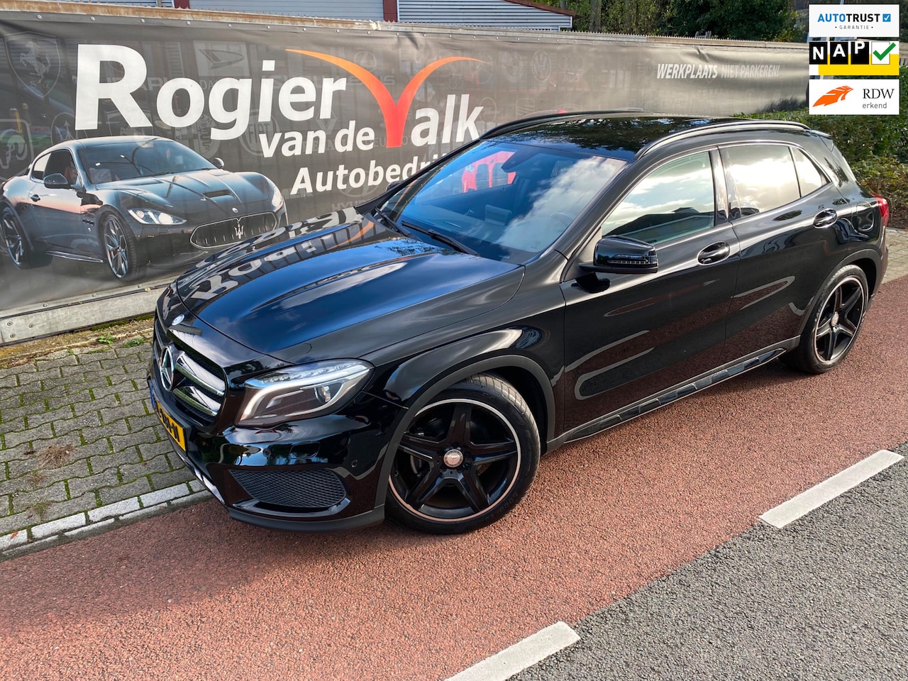 Mercedes-Benz GLA-Klasse - 180 AMG Night Edition Plus 46593 KM ! - AutoWereld.nl