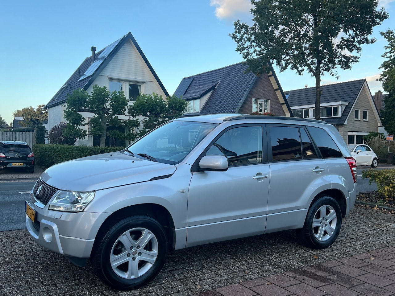 Suzuki Grand Vitara - 2.0-16V High Executive NL-AUTO-NAP - AutoWereld.nl
