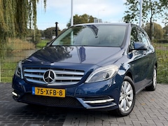Mercedes-Benz B-klasse - 180 Ambition AUT / AIRCO / CRUISE / LEDER / PDC / TREKHAAK