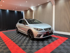 SEAT Ibiza - 1.5 TSI FR Business Black Line Face lift Pano Camera Alcantara///