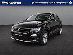 Volkswagen T-Roc - 1.0 TSI Style Business / Navigatie / Parkeer sensoren / Trekhaak / 16'' LMV HAL