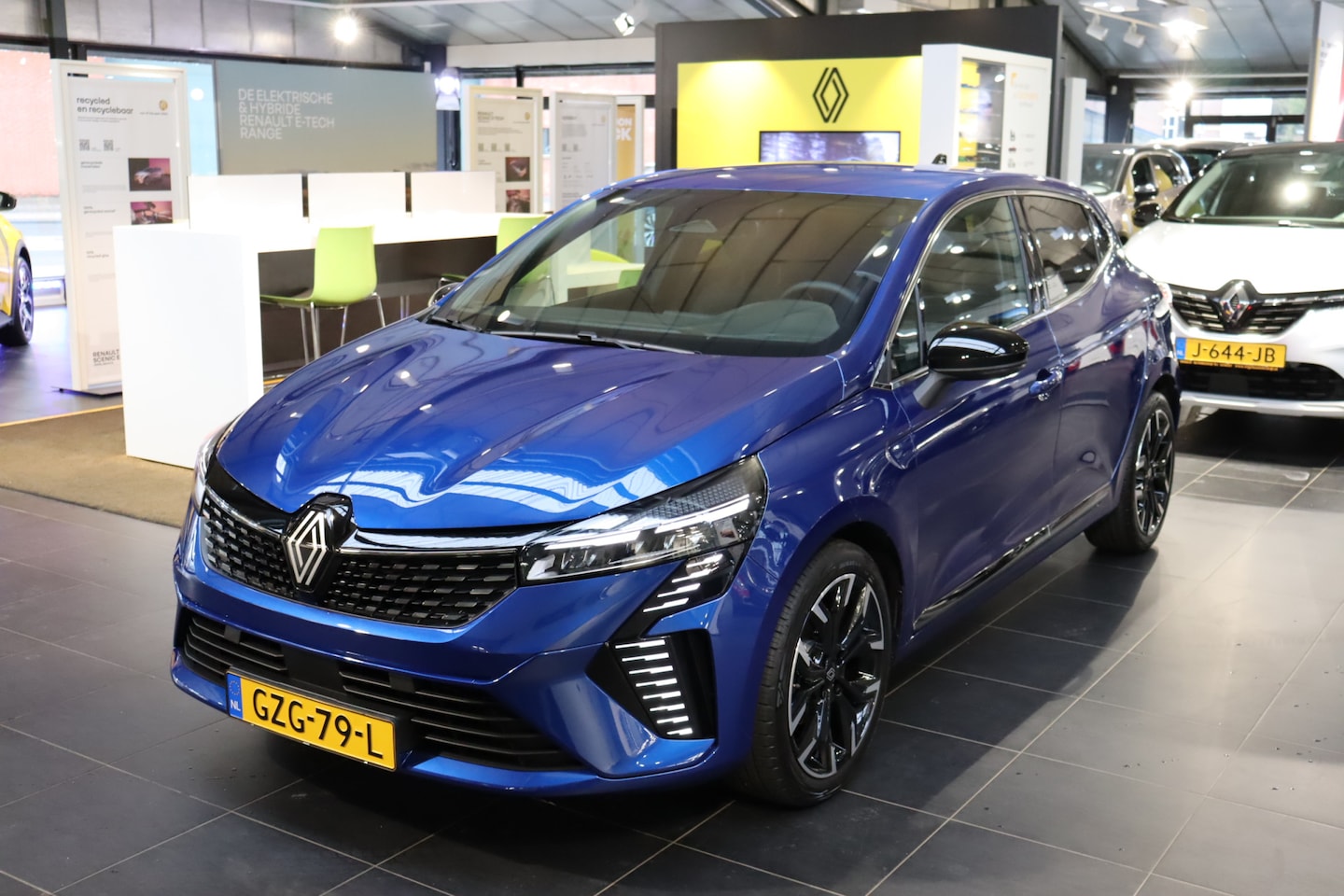 Renault Clio - TCe 90 Techno + Pack Winter - AutoWereld.nl
