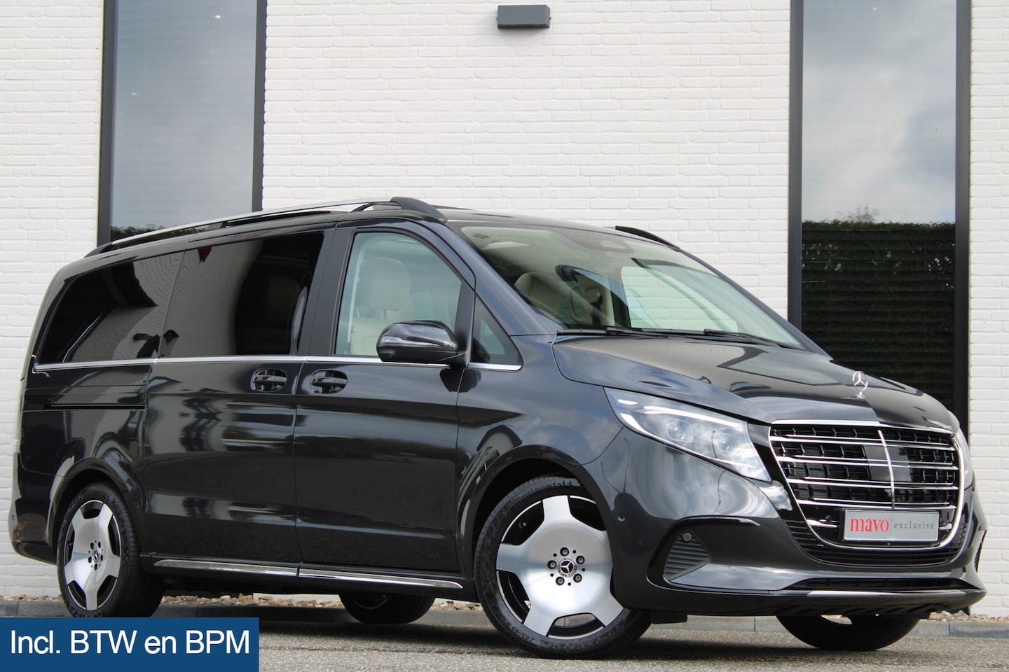 Mercedes-Benz V-klasse - 300d / AMG / Exclusive / 7-Pers / Pano / Luchtv / Elec Stoel / Burmester / Vol Opties / NI - AutoWereld.nl