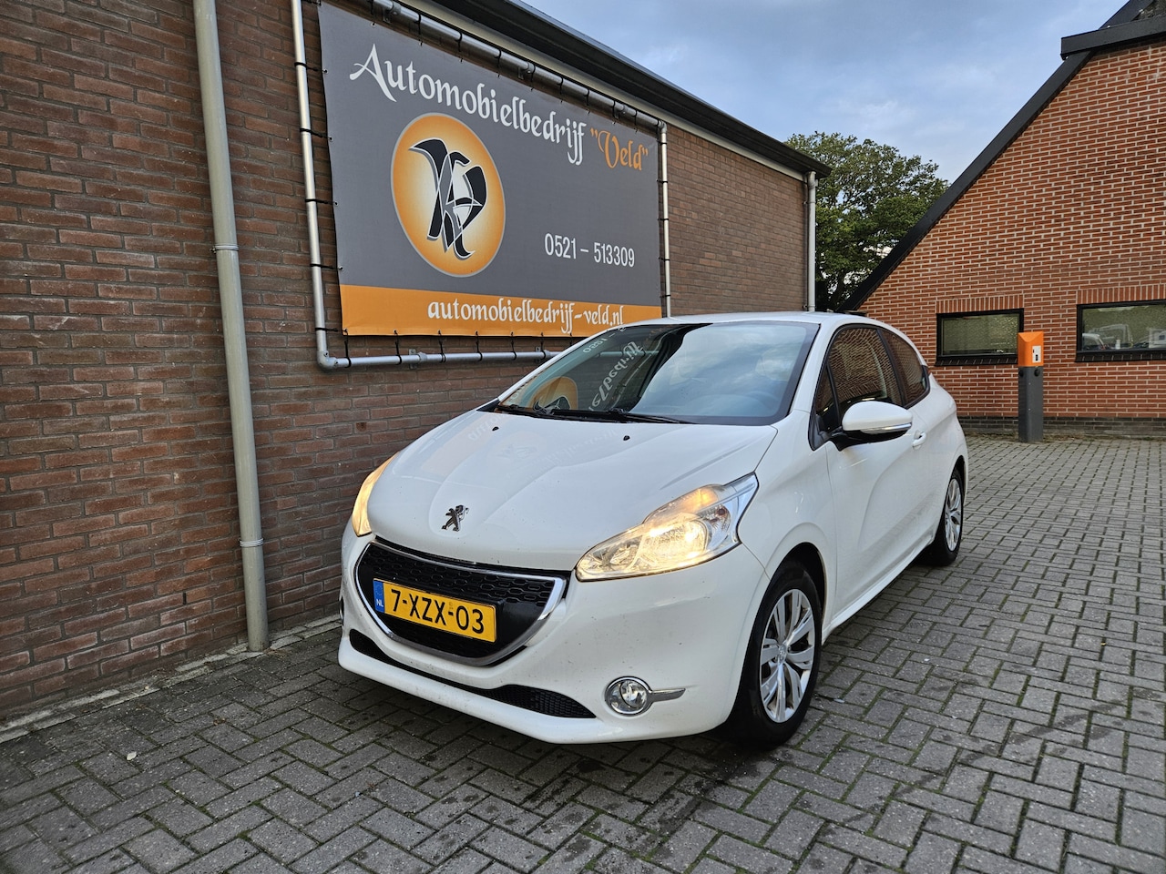Peugeot 208 - 1.0 Vti Active 1.0 VTi Active (tik in de motor) - AutoWereld.nl