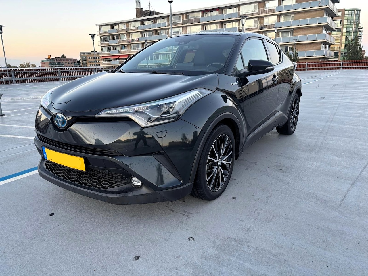 Toyota C-HR - 1.8 Hybrid Bi-Tone - AutoWereld.nl