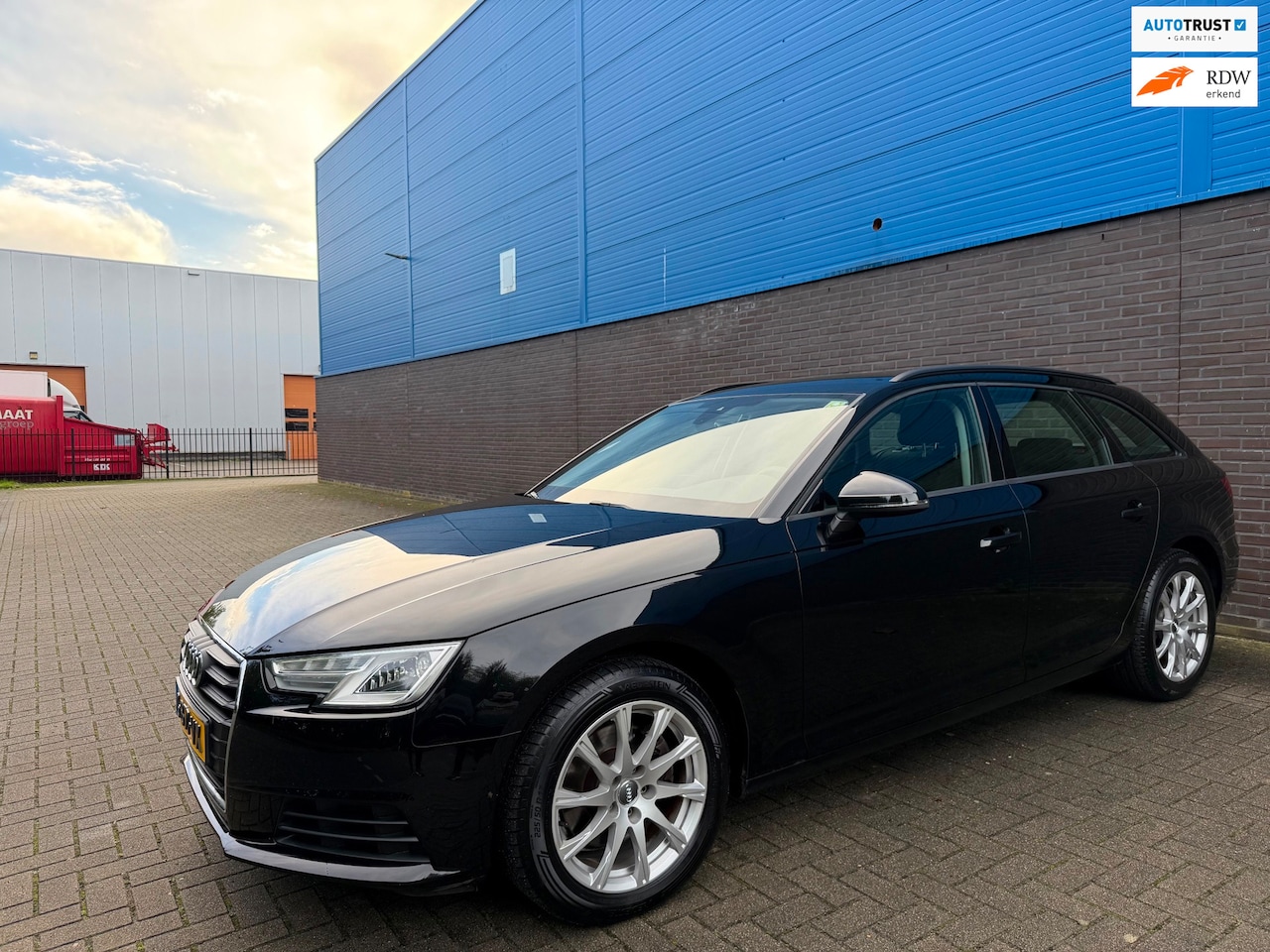Audi A4 Avant - 1.4 TFSI Sport S line black edition | Stoelverwarming | Climate | Cruise | Navi | El. Acht - AutoWereld.nl