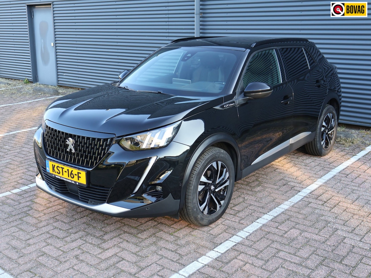 Peugeot 2008 - 1.2 PureTech GT-Line Pano Apple Carplay Navi PDC Cruise Camera Leder APK - AutoWereld.nl