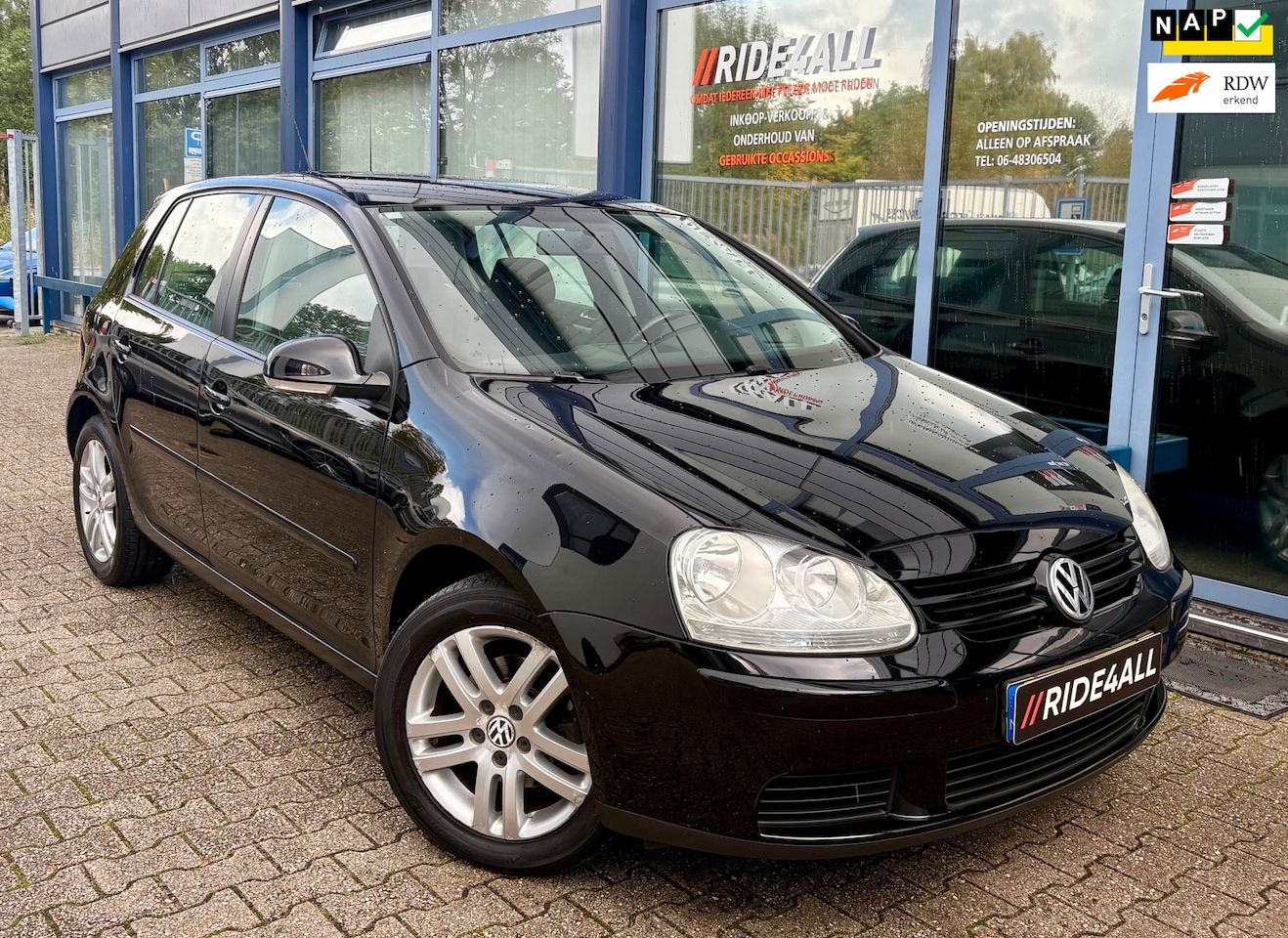 Volkswagen Golf - 1.6/NAVI/BLUETOOTH/APK/5DRS - AutoWereld.nl