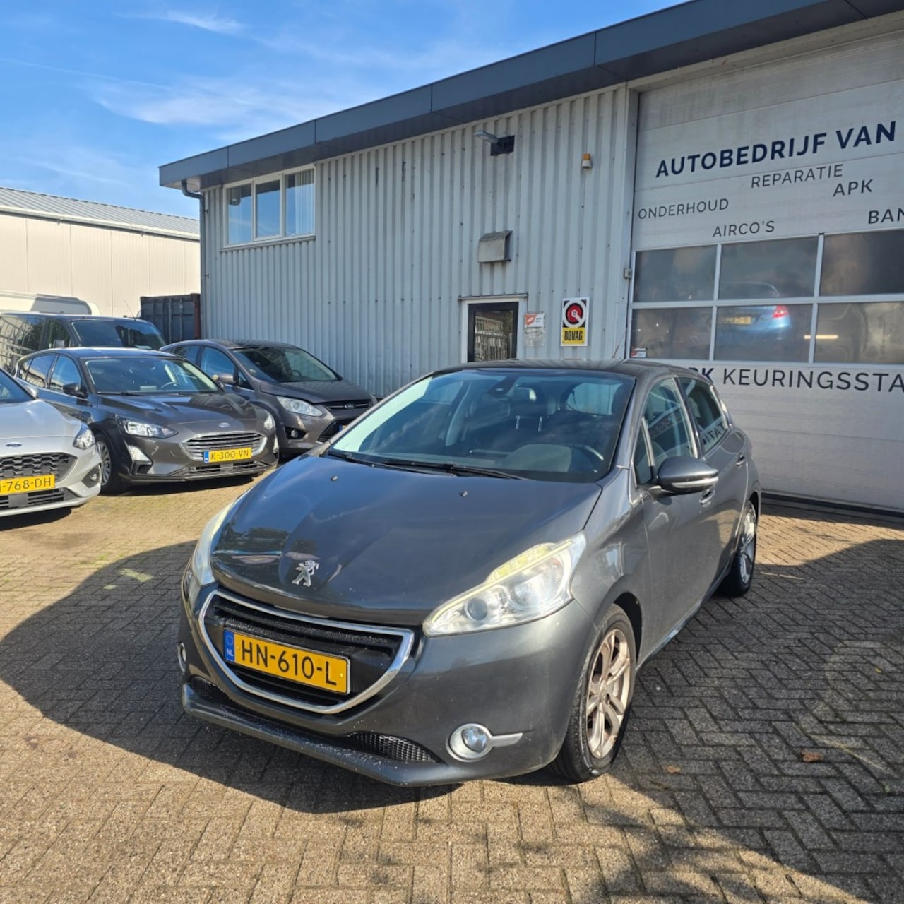 Peugeot 208 - 208 1.2VTI 60KW ALLURE / Trekhaak / - AutoWereld.nl