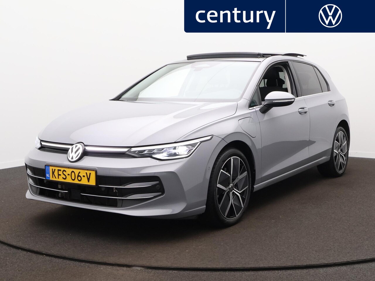 Volkswagen Golf - 1.5 eHybrid Style Edition | Panodak | Camera | Elek. Stoel | Trekhaak | ACC | - AutoWereld.nl