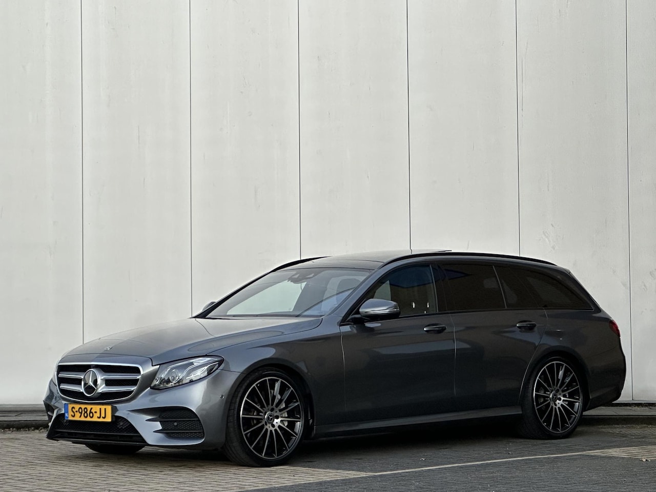 Mercedes-Benz E-klasse Estate - 400 4MATIC AMG l Topconditie l Massage l Panorama l - AutoWereld.nl