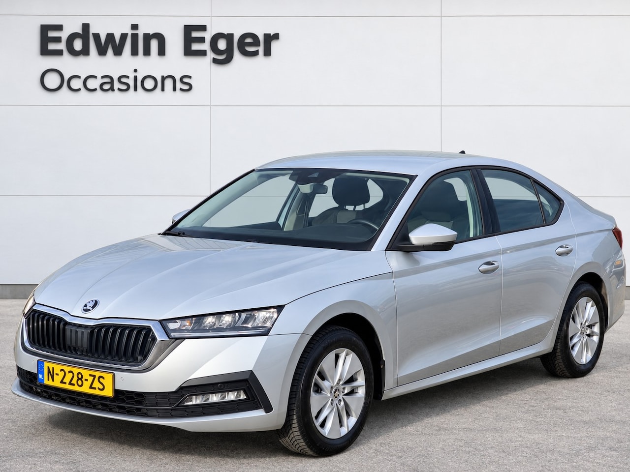 Skoda Octavia - 1.0 TSI Business Edition | Apple car play | Android Auto | - AutoWereld.nl