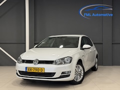 Volkswagen Golf - 1.2 TSI Cup | Navigatie | All season banden | Carplay | Trekhaak |