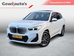 BMW iX1 - xDrive30 M-Sport Pano|HUD|Adaptief|Trekhaak Elekt