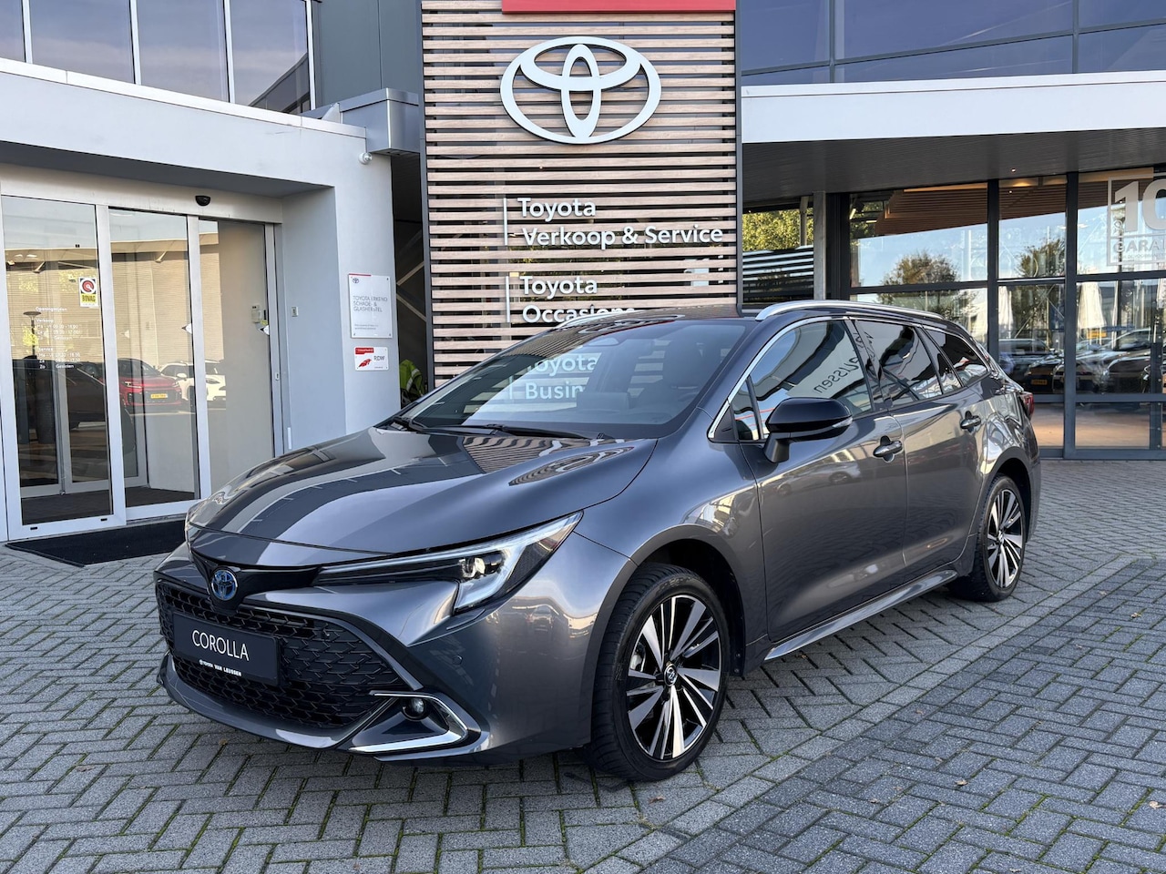 Toyota Corolla Touring Sports - Hybrid 140 PARK-SENSOREN STOEL/STUURVERW KEYLESS AD-CRUISE LM-VELGEN APPLE/ANDROID - AutoWereld.nl