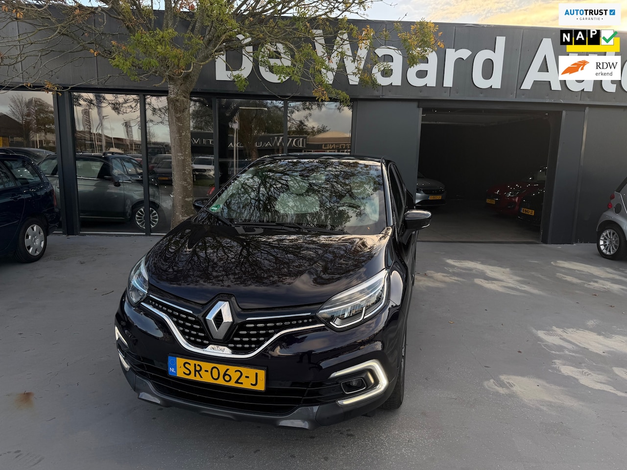 Renault Captur - 1.2 TCe Initiale Paris/ airco/cruise/Panorama dakNAP/Leder/Camra/stoelverwarm/Parkeer assi - AutoWereld.nl