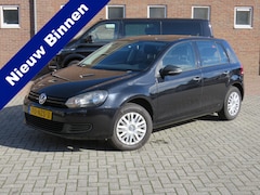 Volkswagen Golf - 1.6 TDI 105Pk Trendline APK 11-2027 * Trekhaak * Climate Control * Navigatie * 2e Eigenaar