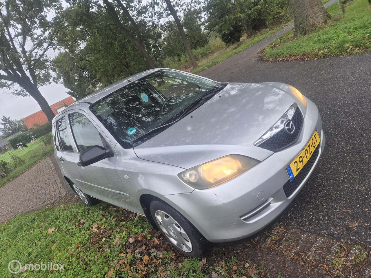 Mazda 2 - 1.4 Sportive airco - AutoWereld.nl
