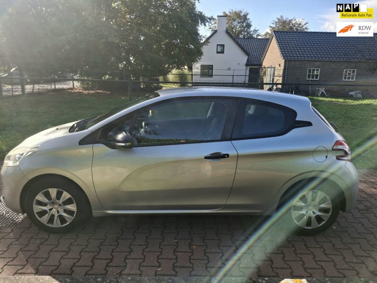 Peugeot 208 - 1.0 VTi Access airco carplay - AutoWereld.nl