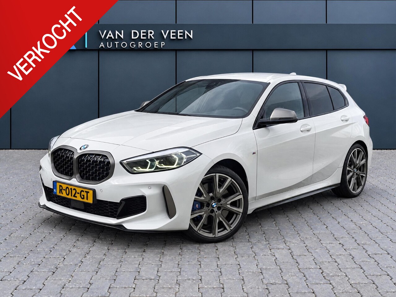 BMW 1-serie - M135i xDrive High Executive | Incl. 12 maanden Garantie | Akrapovič uitlaatsysteem | Deale - AutoWereld.nl