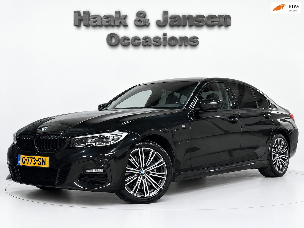 BMW 3-serie - 330e eDrive Edition M-Pakket Harman Kardon Stoelverwarming Leer - AutoWereld.nl