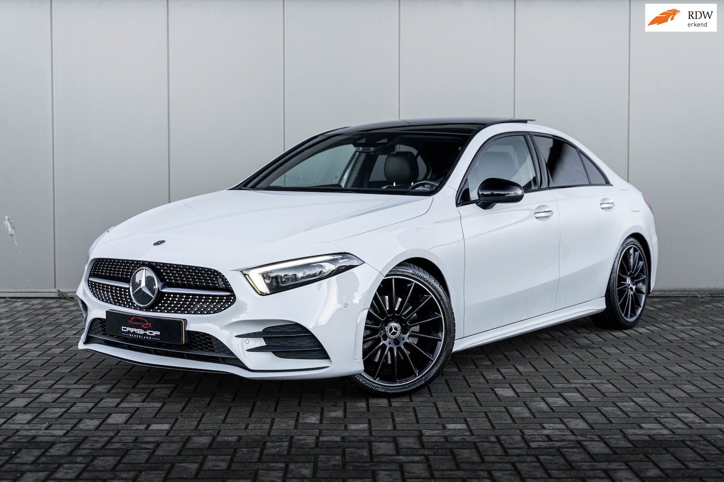 Mercedes-Benz A-klasse - 220 Premium Plus AMG/PANO/SFEER/FULL - AutoWereld.nl