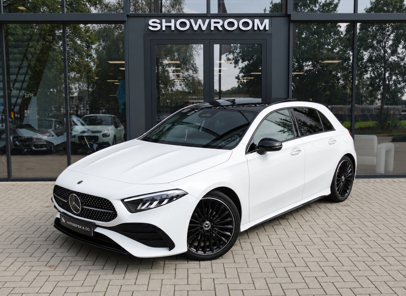 Mercedes-Benz A-klasse - 180 AMG Line PANO SFEER CAM - AutoWereld.nl
