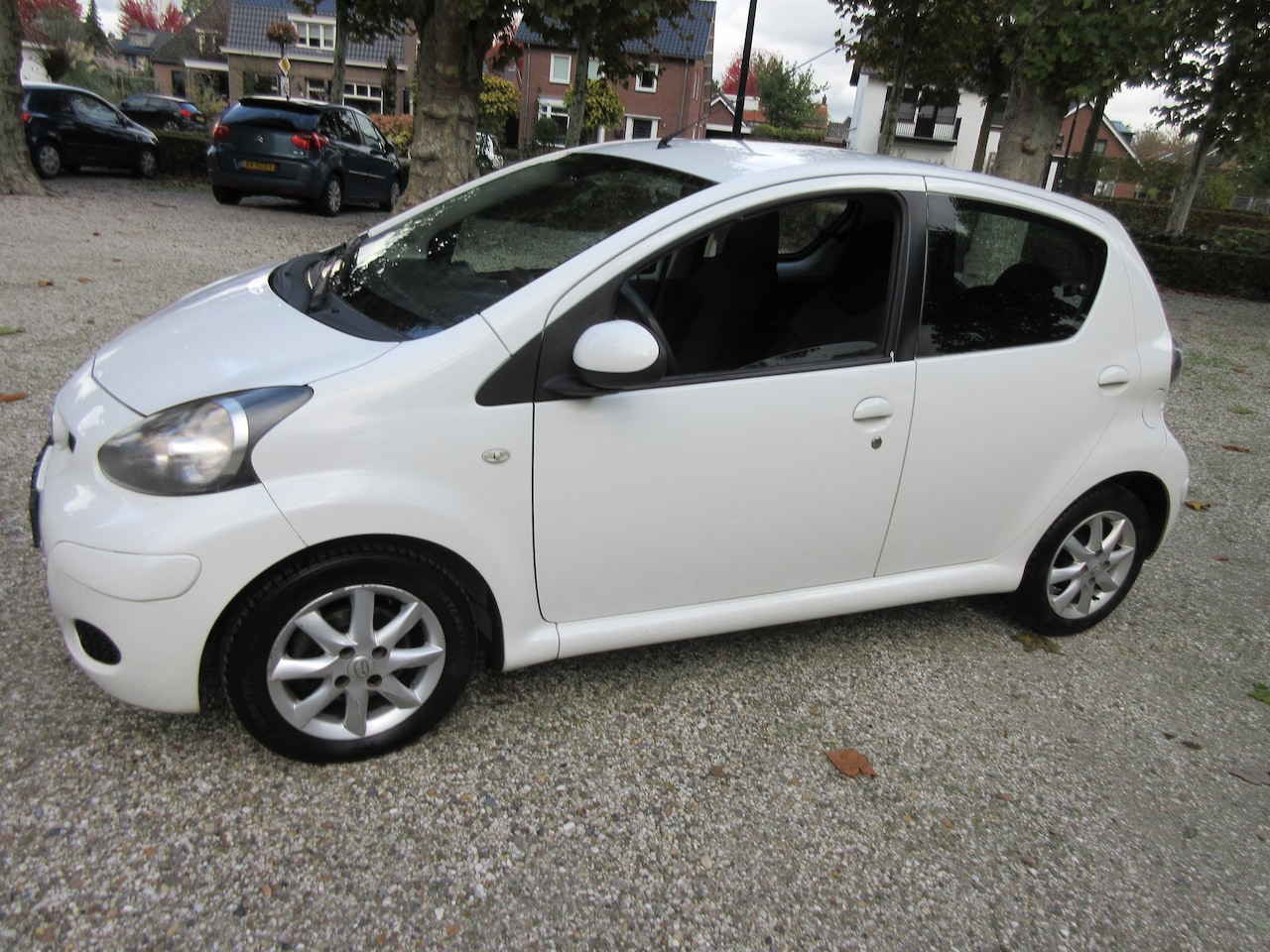 Toyota Aygo - 1.0-12V Comfort Navigator Aygo 5 DRS BJ 11-2011 NAV Airco Sportvelgen Wit 2350 euro - AutoWereld.nl