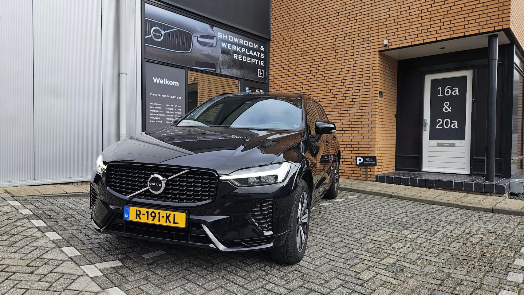 Volvo XC60 - 2.0 T6 Plug-in hybrid AWD Plus Dark 2.0 T6 Plug-in hybrid AWD Plus Dark - AutoWereld.nl