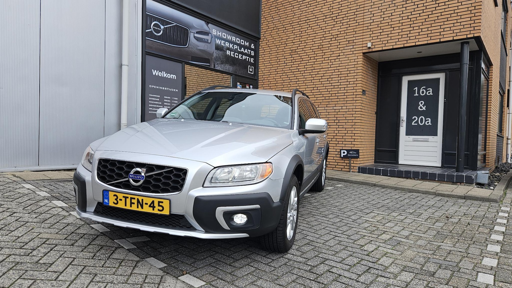 Volvo XC70 - 2.0 D4 5 CYL FWD Inscription - AutoWereld.nl