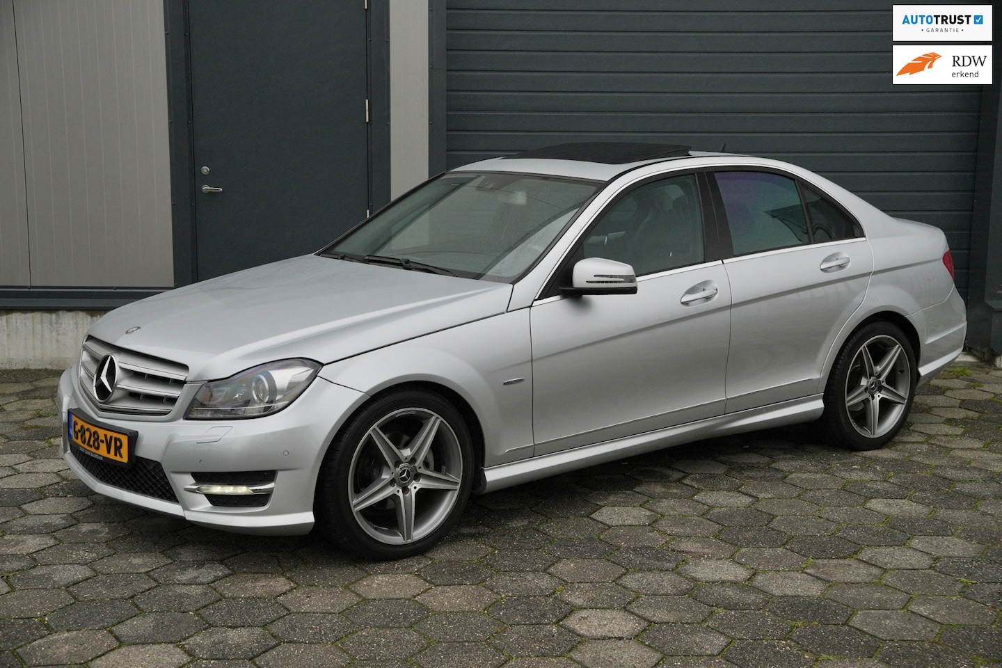 Mercedes-Benz C-klasse - 180 Avantgarde AMG-line 7G-tronic, Schuifdak, 140DKM! - AutoWereld.nl