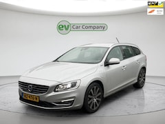 Volvo V60 - 2.4 D5 Twin Engine Special Edition | Trekhaak | Memory Seats | Stoelverwarming | Volleder