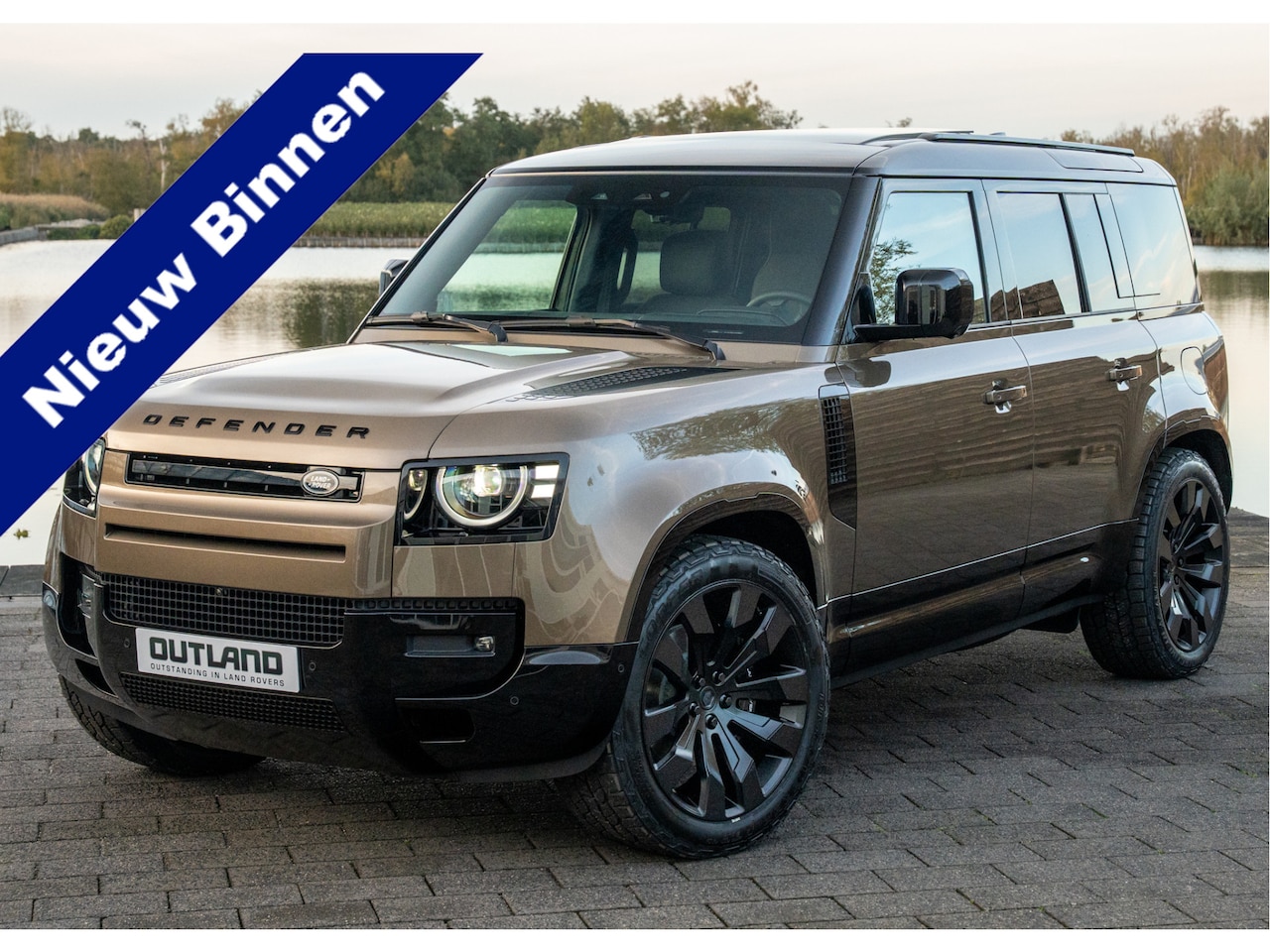 Land Rover Defender 110 - P300e 110 X-Dynamic HSE | Full Options | Urban WX-1 | Incl. Winterbanden | Gondwana Stone - AutoWereld.nl