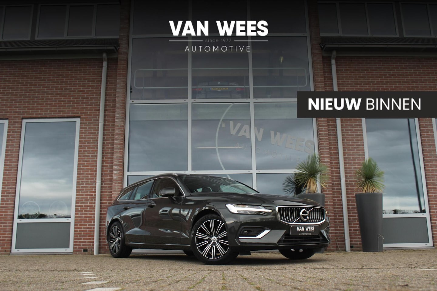Volvo V60 - 2.0 B3 Inscription | 2e eigenaar | Harman/Kardon | Cruise control adaptief | Panoramadak | - AutoWereld.nl