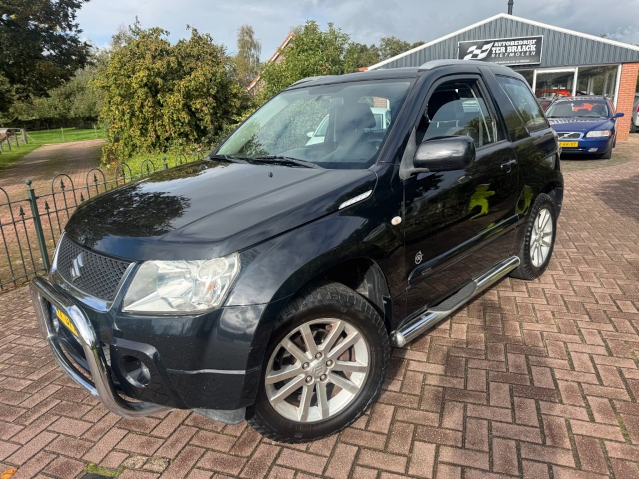 Suzuki Grand Vitara - 2.0 *4X4 *Rhino Edition*trekhaak*Airco - AutoWereld.nl