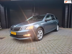 Skoda Octavia Combi - 1.0 TSI Business Carplay climat cruise etc