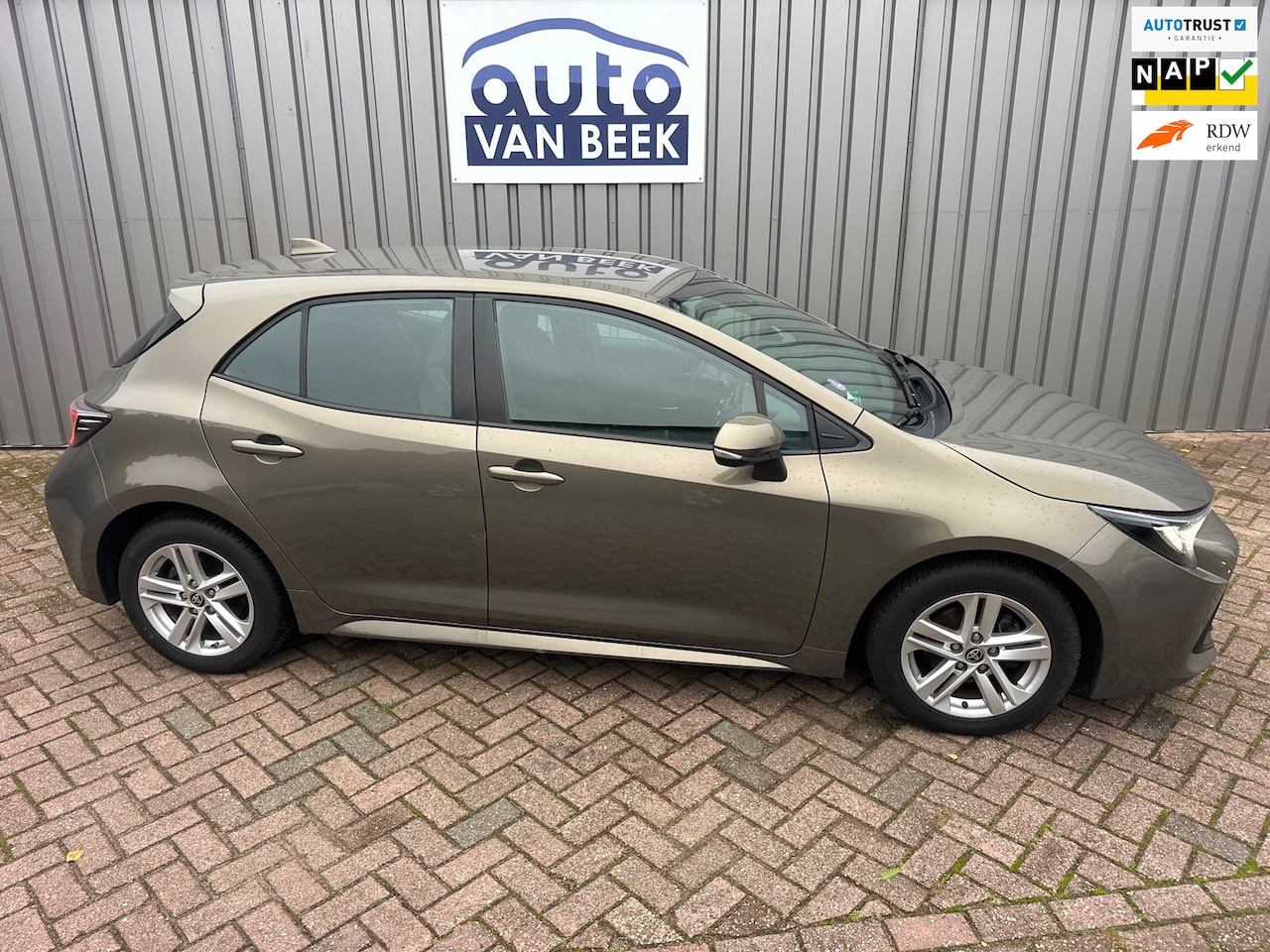 Toyota Corolla - 1.8 Hybrid Active 1.8 Hybrid Active - AutoWereld.nl