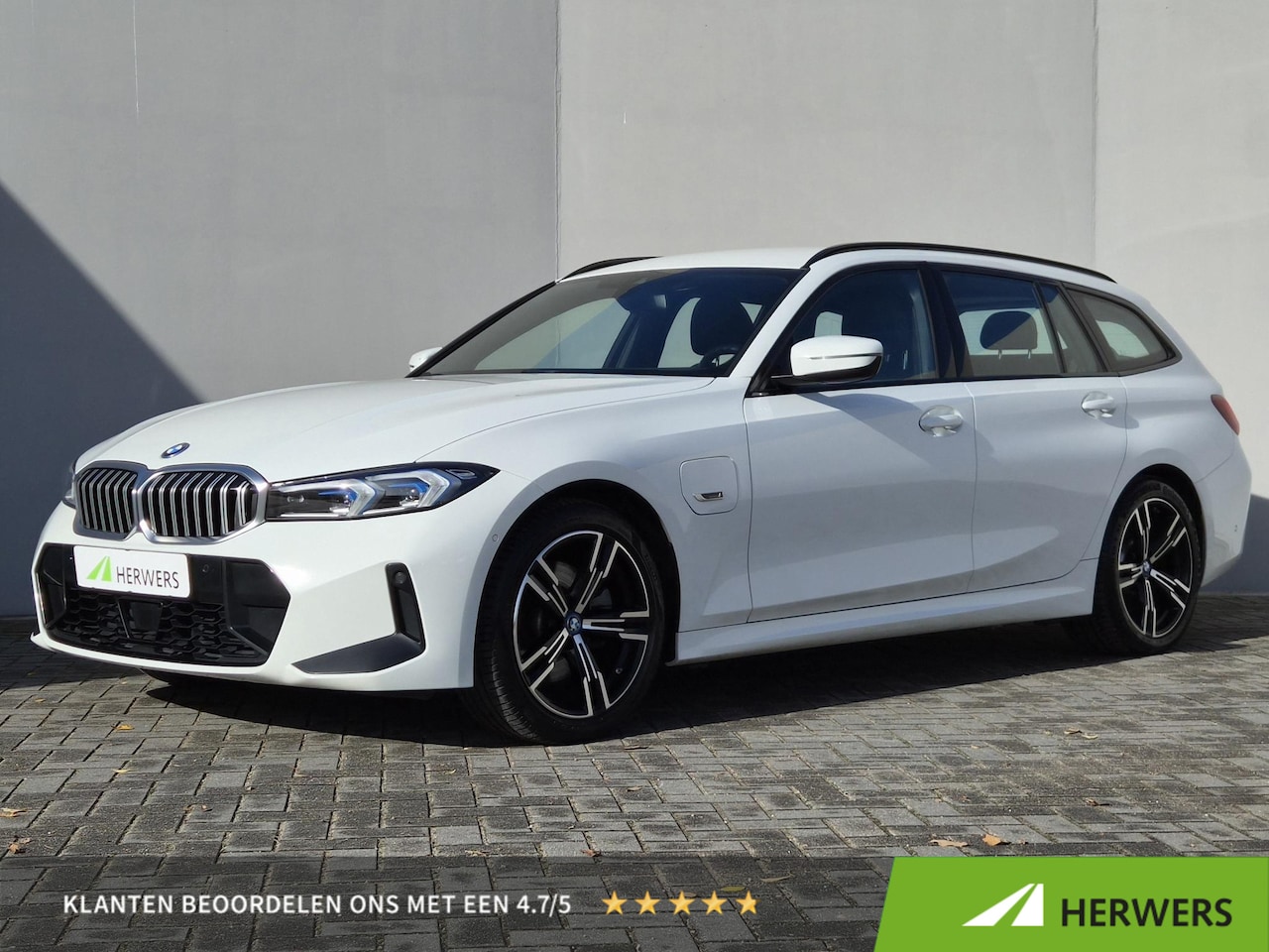 BMW 3-serie Touring - 330e PHEV / SOH 99% / Dealer Onderhouden / M-Sport / Facelift / Trekgewicht 1.500 kg / Ele - AutoWereld.nl