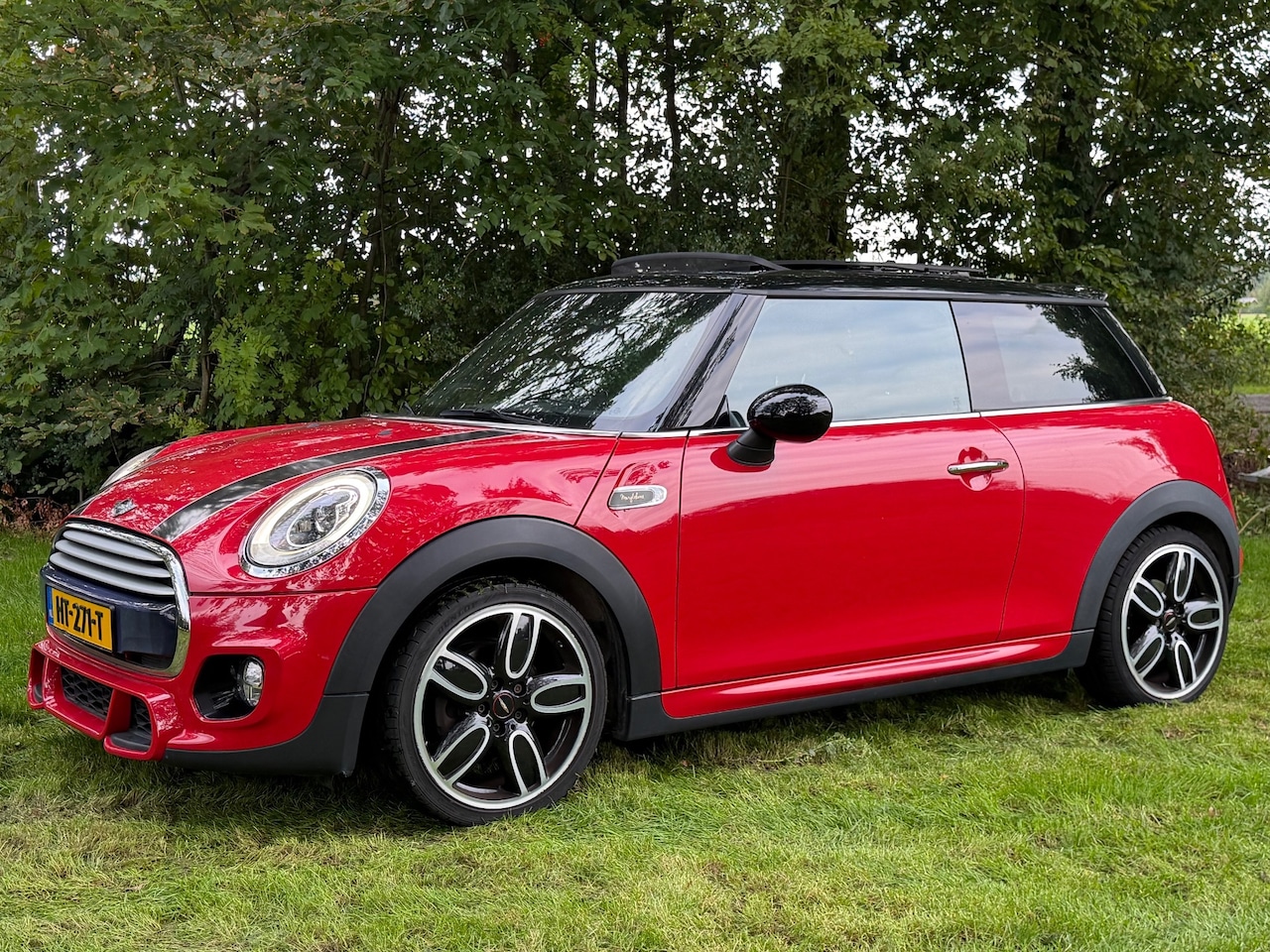 MINI 3-Deurs - 1.5 Cooper Chili Serious Business Pano l Keyless l HUD l JCW Pakket - AutoWereld.nl