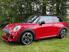 MINI 3-Deurs - 1.5 Cooper Chili Serious Business Pano l Keyless l HUD l JCW Pakket