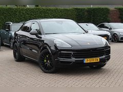 Porsche Cayenne Coupé - 3.0 E-Hybrid / Trekhaak / Panoramadak / 360Camera / Luchtvering / 22'' / Leder / Sportchro