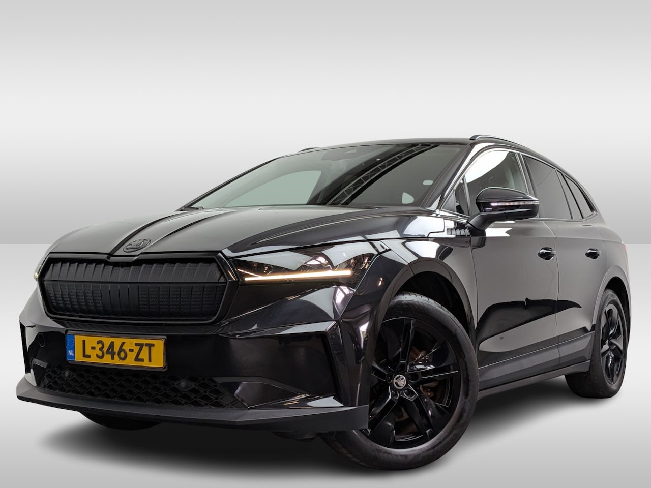 Skoda Enyaq iV - 60 / SoH 90,69% / Trekhaak / Camera / CarPlay / 19'' / Stoelverwarming / DAB / Cruise Cont - AutoWereld.nl