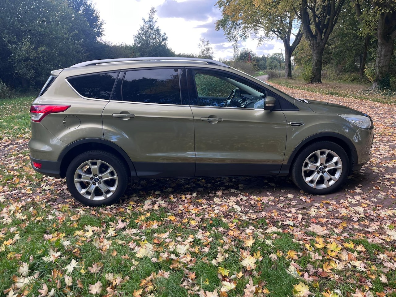 Ford Kuga - 1.6 Titanium Plus 4WD - AutoWereld.nl