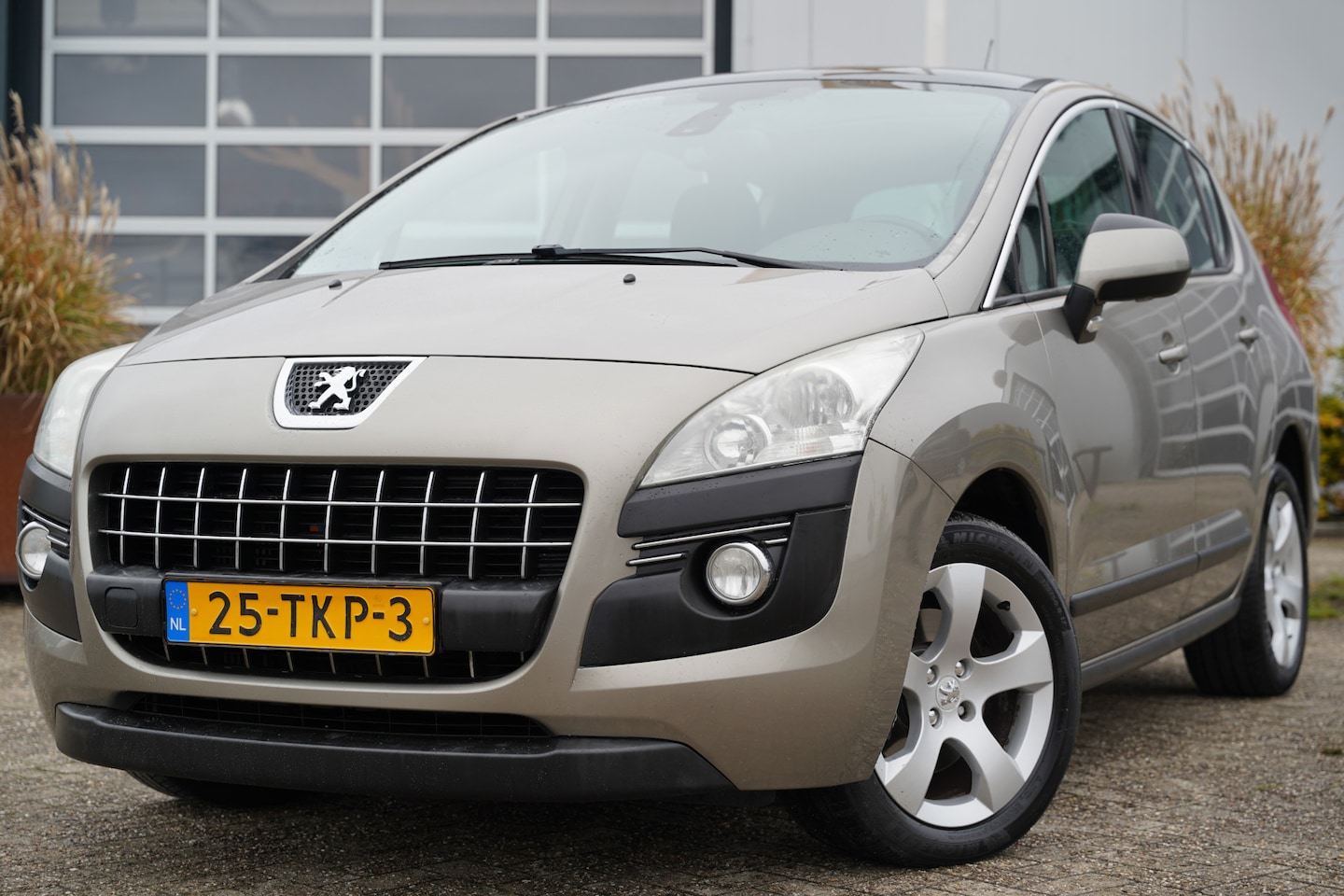 Peugeot 3008 - 1.6 BlueActive 156pk | Automaat | Bluetooth | Cruise control | Isofix bevestiging voor kin - AutoWereld.nl