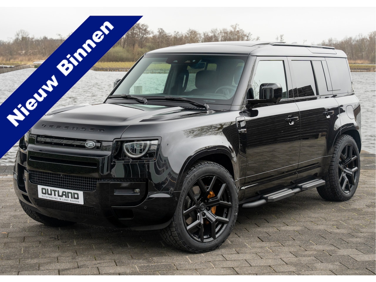Land Rover Defender 110 - P300e 110 X-Dynamic HSE | Full Options | Urban WX-2 | Incl. Winterbanden | Santorini Black - AutoWereld.nl