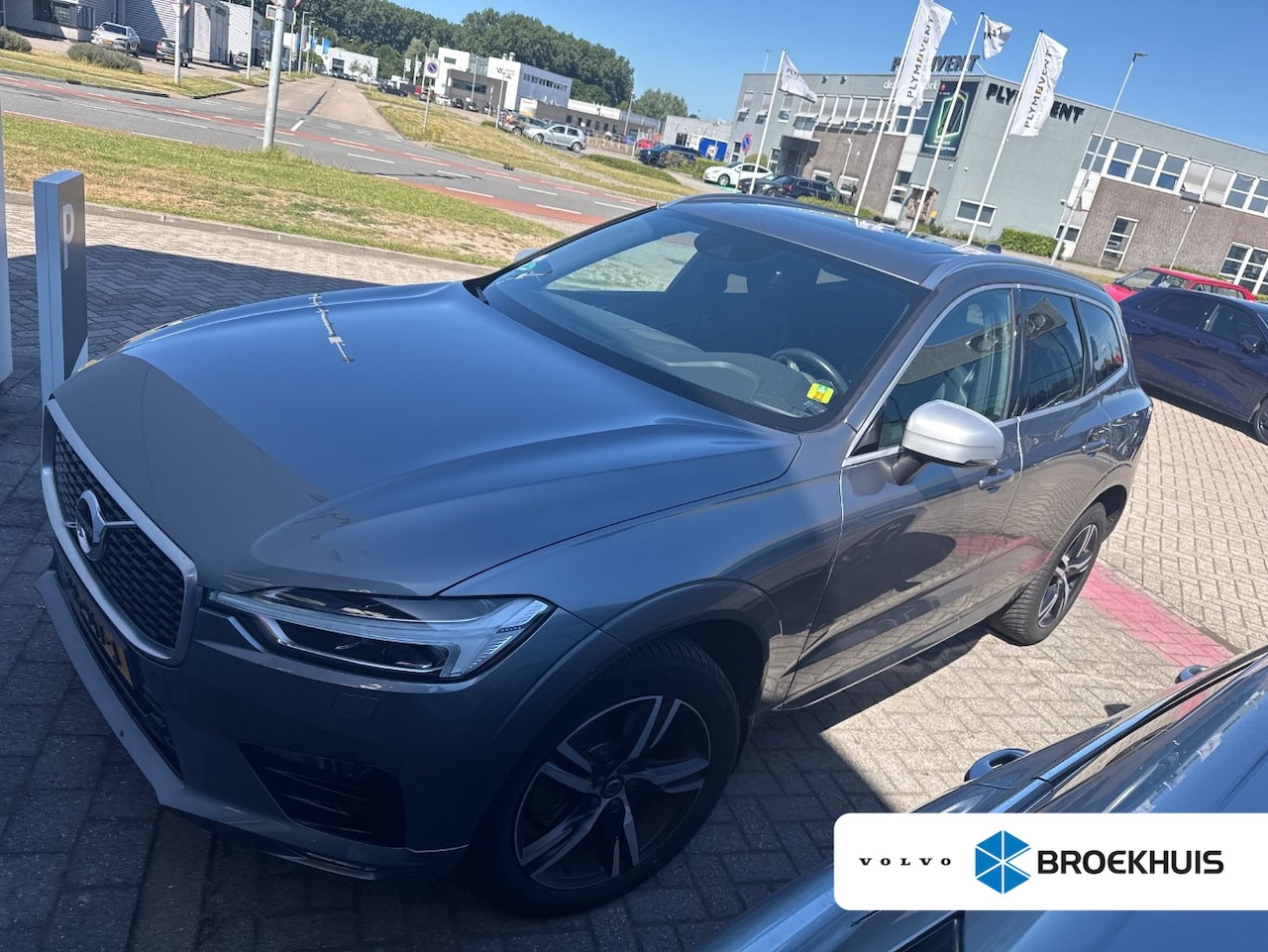Volvo XC60 - 2.0 T5 Inscription l Trekhaak Elektr. l Panoramadak l Elektr. Stoel l Camera l Stoelverwar - AutoWereld.nl