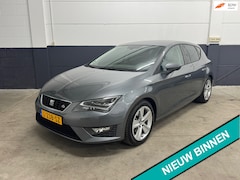SEAT Leon - 1.4 EcoTSI FR Cruise Clima Bluetooth Sportstoelen Navi Stoelverwarming